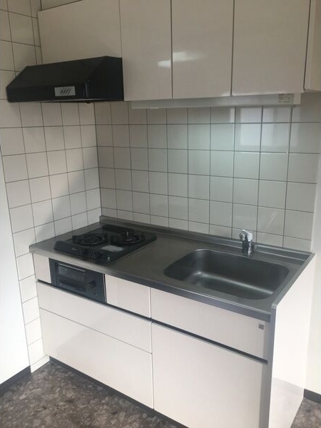 キッチン　※写真は同じマンションの違う部屋のものになります。