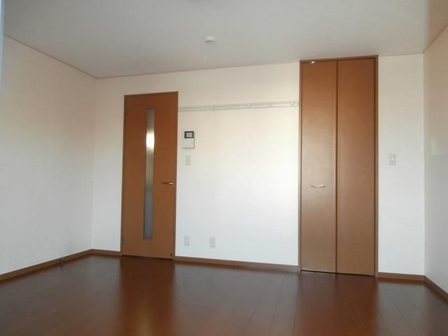 その他部屋・スペース　右の奥は大きな収納です
