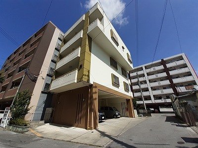 建物外観　落ち着いた雰囲気の外観です