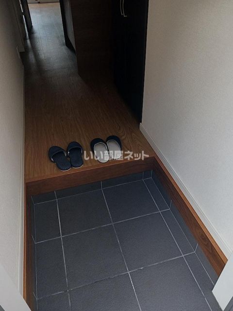CASA WESTの玄関写真
