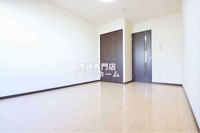 その他部屋・スペース　別角度からの洋室です！