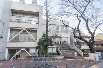 図書館　杉並区立高円寺図書館（図書館）まで268m