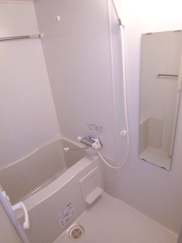 バス・シャワールーム　※同タイプの別のお部屋です。