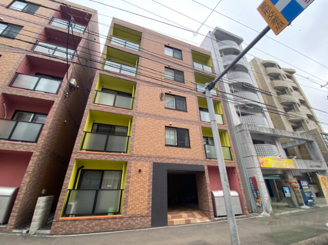 建物外観　札幌市中央区南６条西「グランスター９」