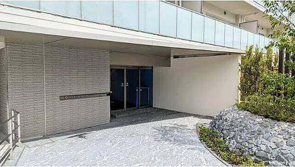 エントランス　分譲タイプです