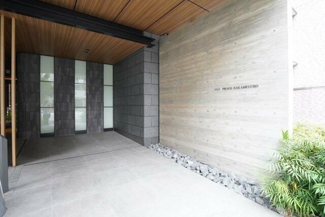エントランス　建物の内部です