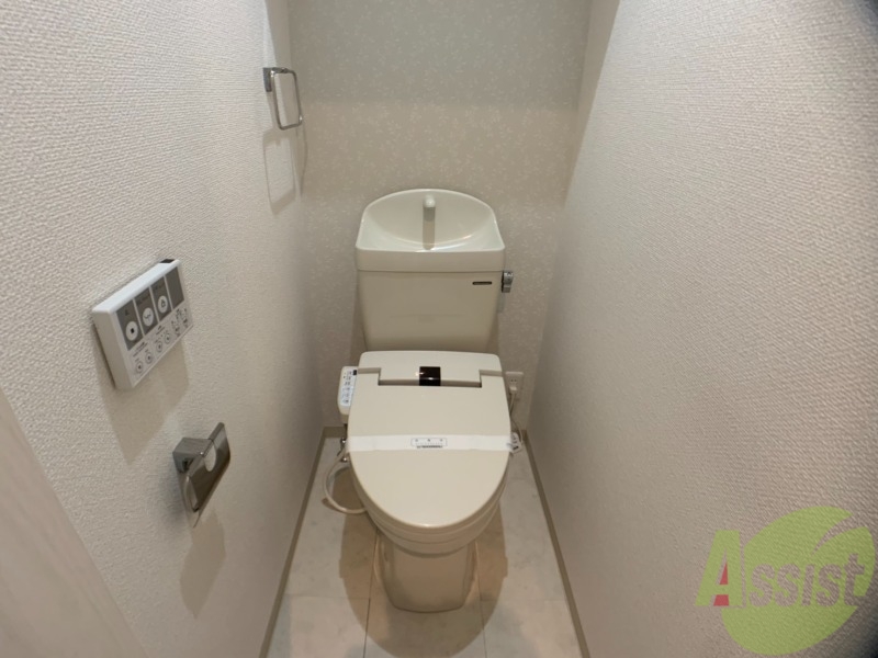トイレ　お手洗いは嬉しいウォシュレット付きです！