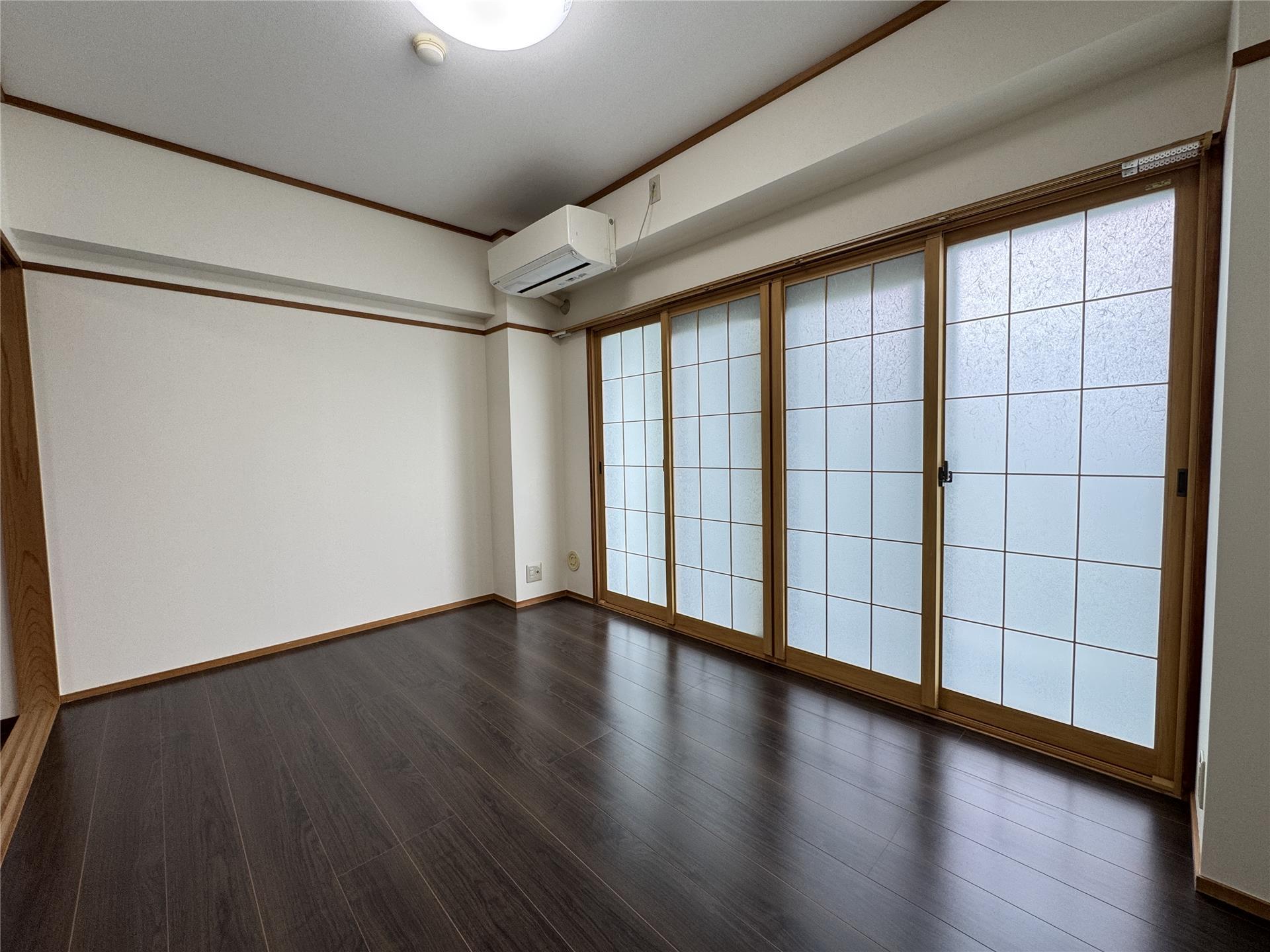 その他部屋・スペース　6帖の洋室です♪エアコン付き♪