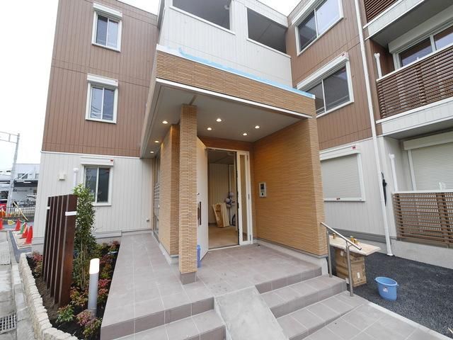 エントランス　★お部屋探しは株式会社タウンハウジング東京まで★