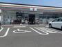 コンビニ　セブンイレブン岸和田土生町8丁目店（コンビニ）まで675m