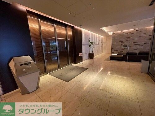 エントランス　オートロック　※2021年11月の写真
