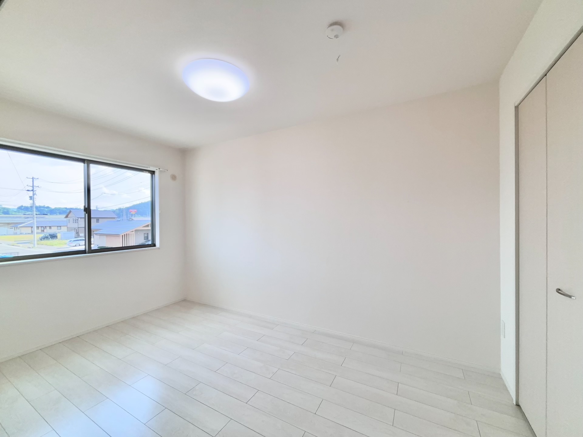 その他部屋・スペース　洋室部分・大容量クロゼット付き！明るいお部屋です♪同棟参考