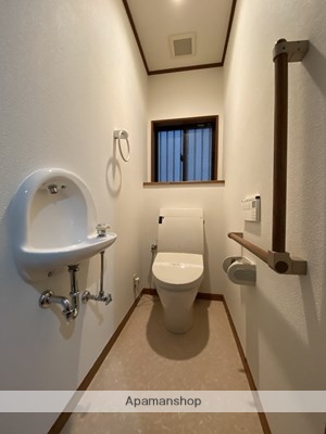 上本町戸建てのトイレ写真