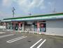 コンビニ　ファミリーマート菰野町福村店（コンビニ）まで800m