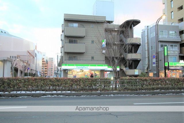 コンビニ　ファミリーマート　榴岡五丁目店（コンビニ）まで250m