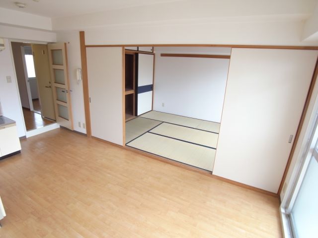 その他　２面南向きで明るいお部屋です。