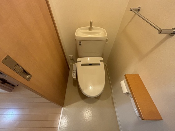 トイレ　※別部屋の写真です