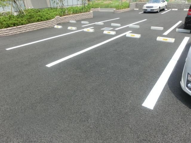 駐車場　敷地内駐車場
