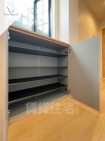 玄関　同物件別部屋