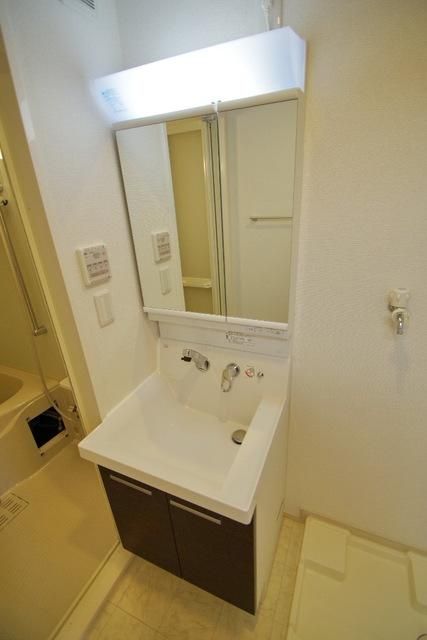 洗面設備　★朝に便利な独立洗面台★