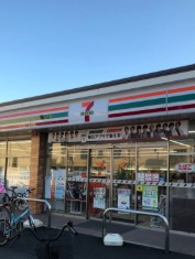 コンビニ　セブンイレブン さいたま曲本5丁目店（コンビニ）まで204m
