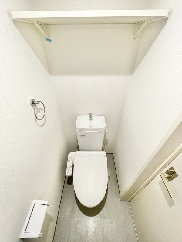 トイレ　温水洗浄便座付トイレ　同仕様写真
