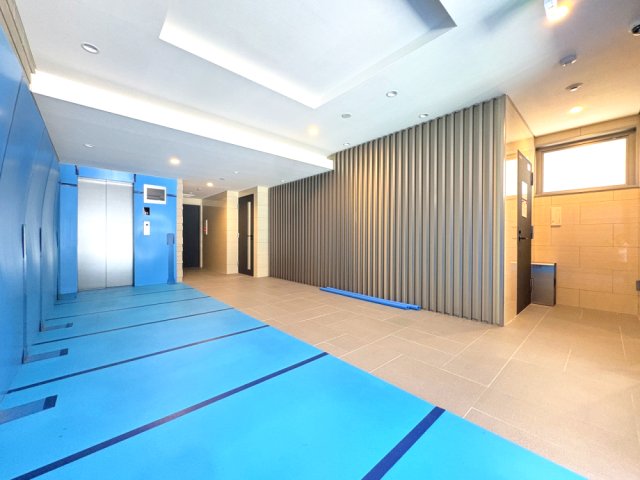エントランス　施工中