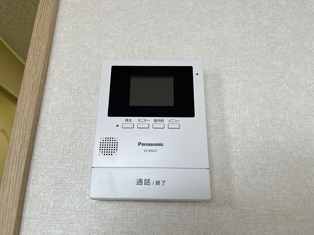 セキュリティ　ＴＶドアホン（写真は305号室）