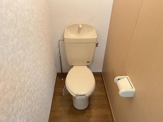 トイレ　トイレ（写真は305号室）