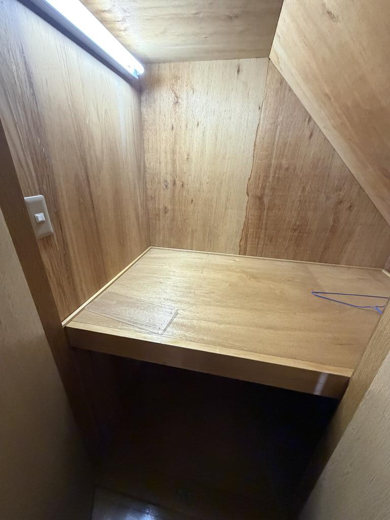 収納　階段下収納