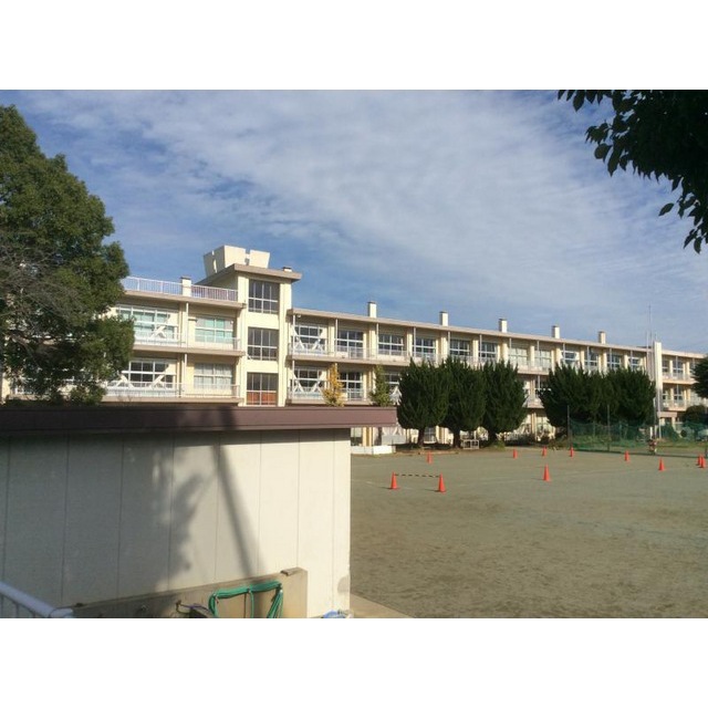 中学校　千葉市立川戸中学校（中学校）まで500m