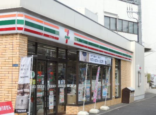 コンビニ　セブンイレブン江東枝川2丁目店（コンビニ）まで151m