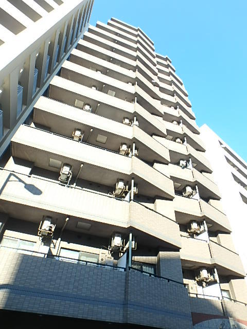 建物外観　◆洗練された磁器質タイルに包まれた外観デザイン