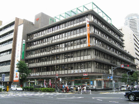 郵便局　芝三郵便局（郵便局）まで268m