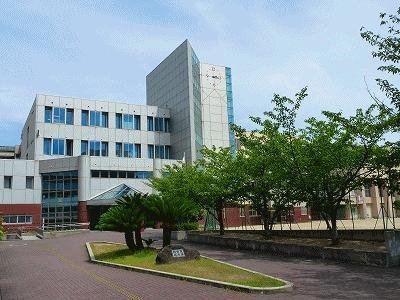 中学校　難波中学校（中学校）まで570m