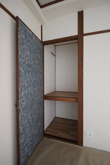 収納　同物件別号室の写真です。