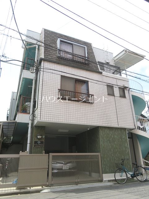 建物外観　南向きの建物です。