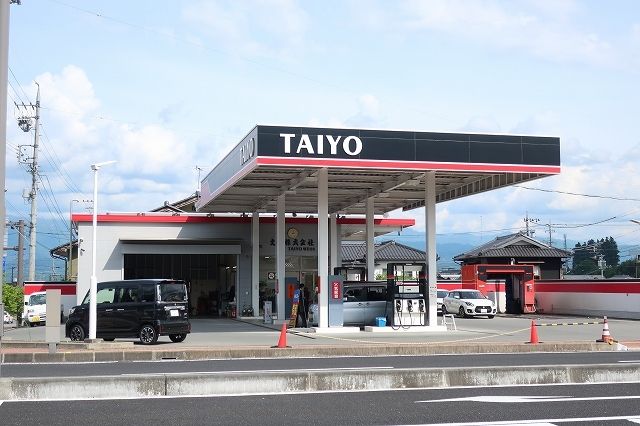 その他　ガソリンスタンド（その他）まで300m