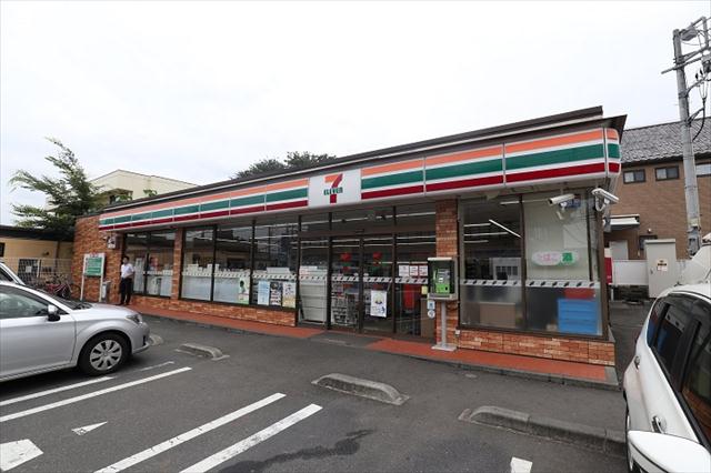 コンビニ　セブンイレブン（コンビニ）まで158m