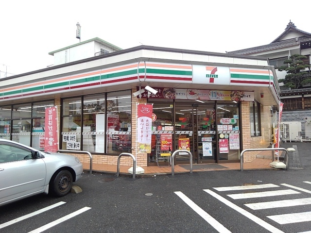 コンビニ　セブンイレブン（コンビニ）まで750m