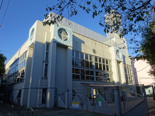 小学校　杉並区立杉並第四小学校（小学校）まで199m