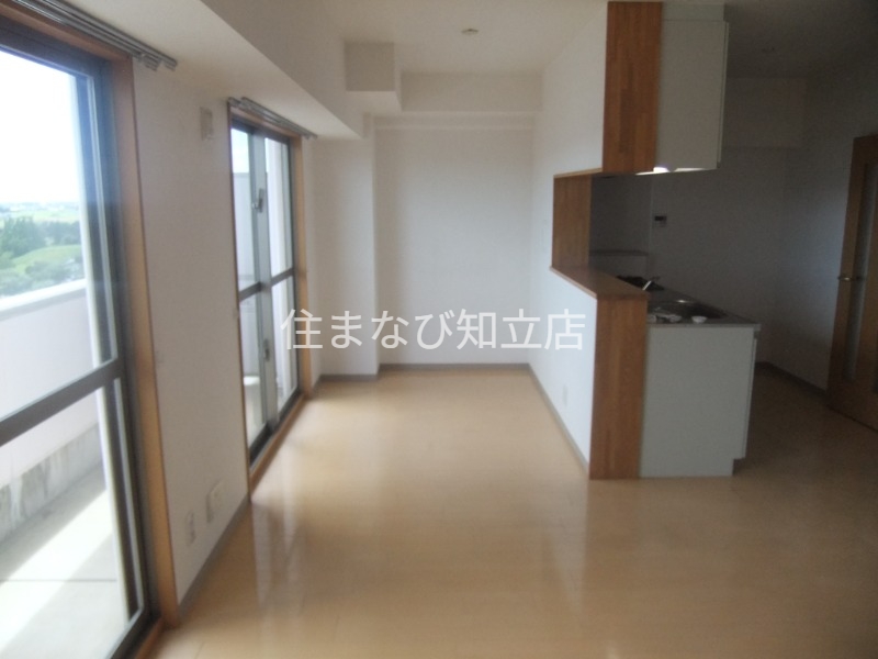 居室・リビング　同型別部屋写真