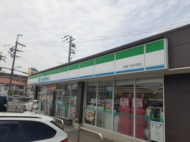 コンビニ　ファミリーマート様（コンビニ）まで90m