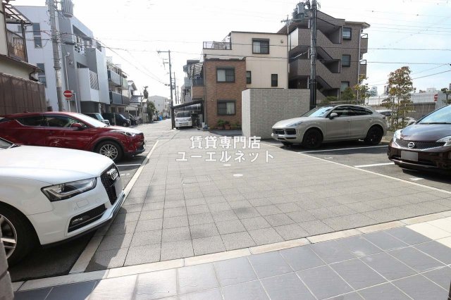 駐車場　敷地内駐車場あり◎