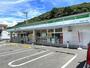 コンビニ　ファミリーマート 高知南河ノ瀬店（コンビニ）まで1304m