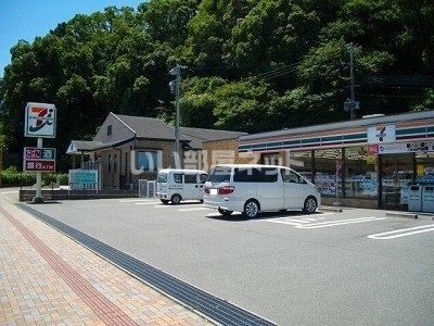 コンビニ　セブンイレブン 飯塚幸袋店（コンビニ）まで585m
