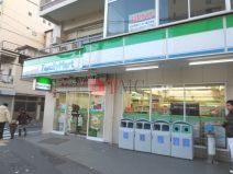 コンビニ　ファミリーマート西尾久一丁目店（コンビニ）まで202m