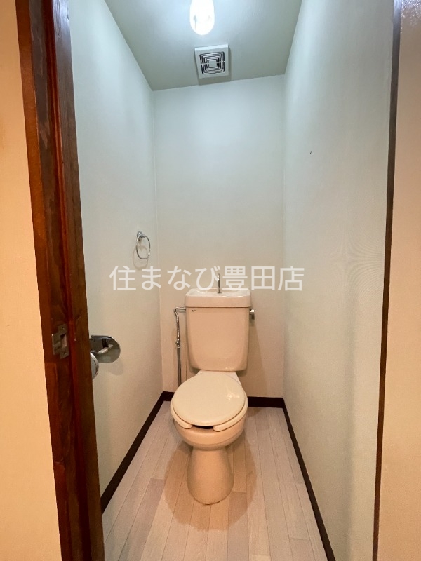 ＪＲ東海道本線 三河安城駅 徒歩9分 7階建 築36年のトイレ写真