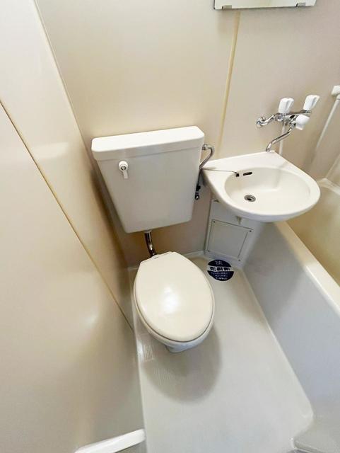 トイレ　同仕様参考写真