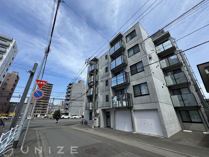 地下鉄南北線 平岸駅 徒歩7分 築4年